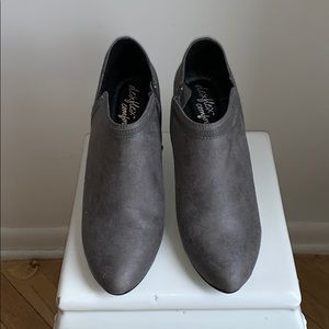 Grey boots
